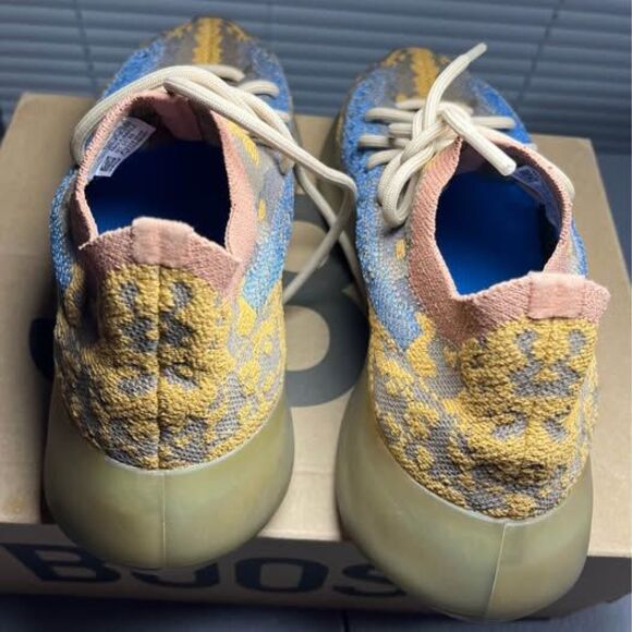 Yeezy Boost 380 Blue Oat Size 8.5 w/ Box main image 4